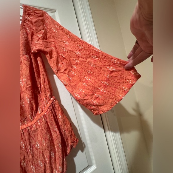 Rip Curl Orange Smocked 3/4 drape Sleeve romper size S. Worn once. EUC - Picture 2 of 13